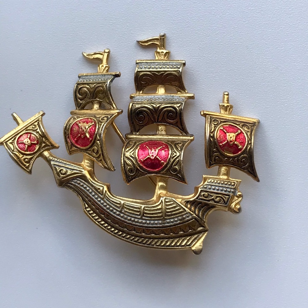 SOLD💞VTG Spain Ship Pin Brooch - Picture 2 of 4